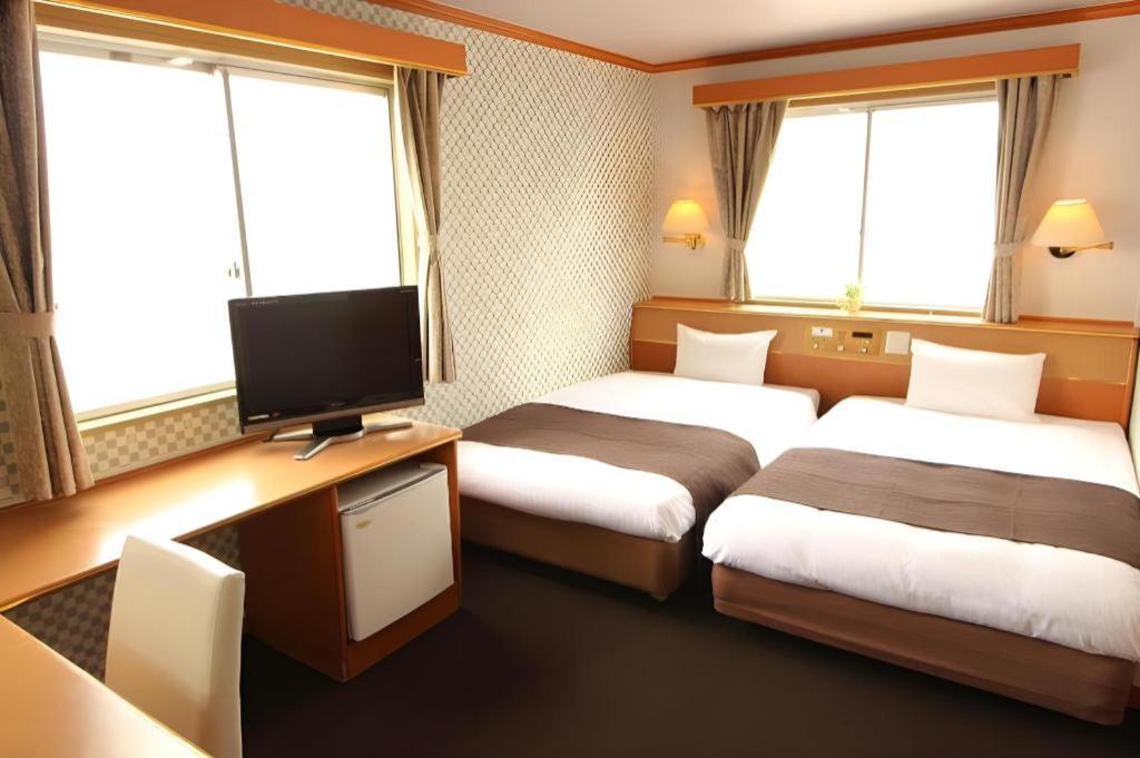 Hotel Livemax Budget Naha Tomarikou Exterior foto