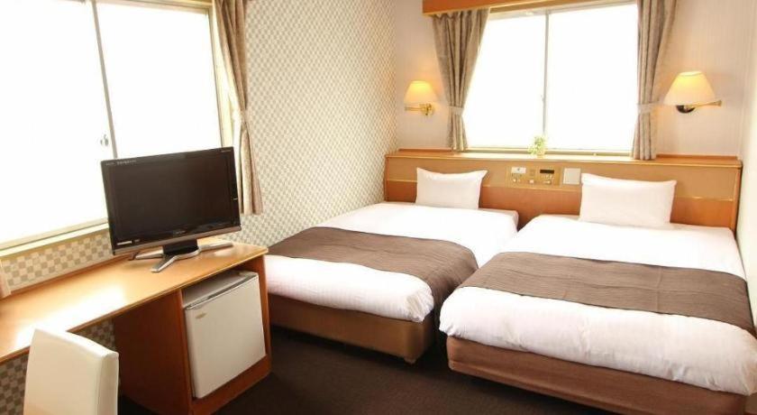 Hotel Livemax Budget Naha Tomarikou Exterior foto